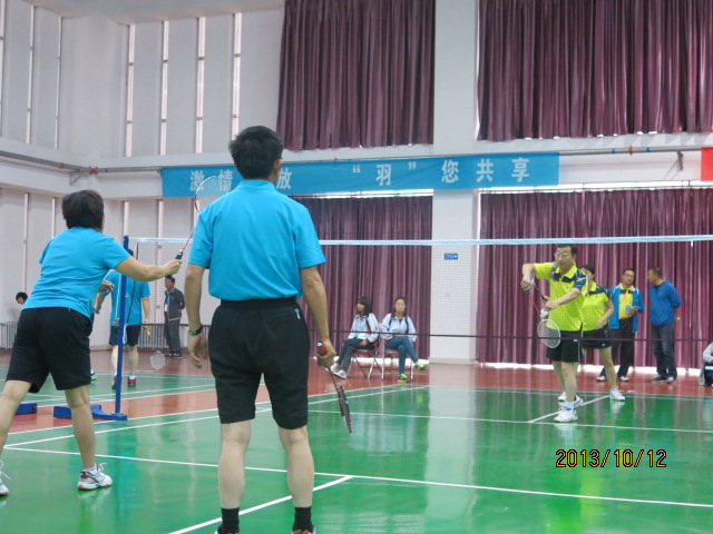 诸侯快讯在自治区首届高校教职工羽毛球比赛中取得优异成绩